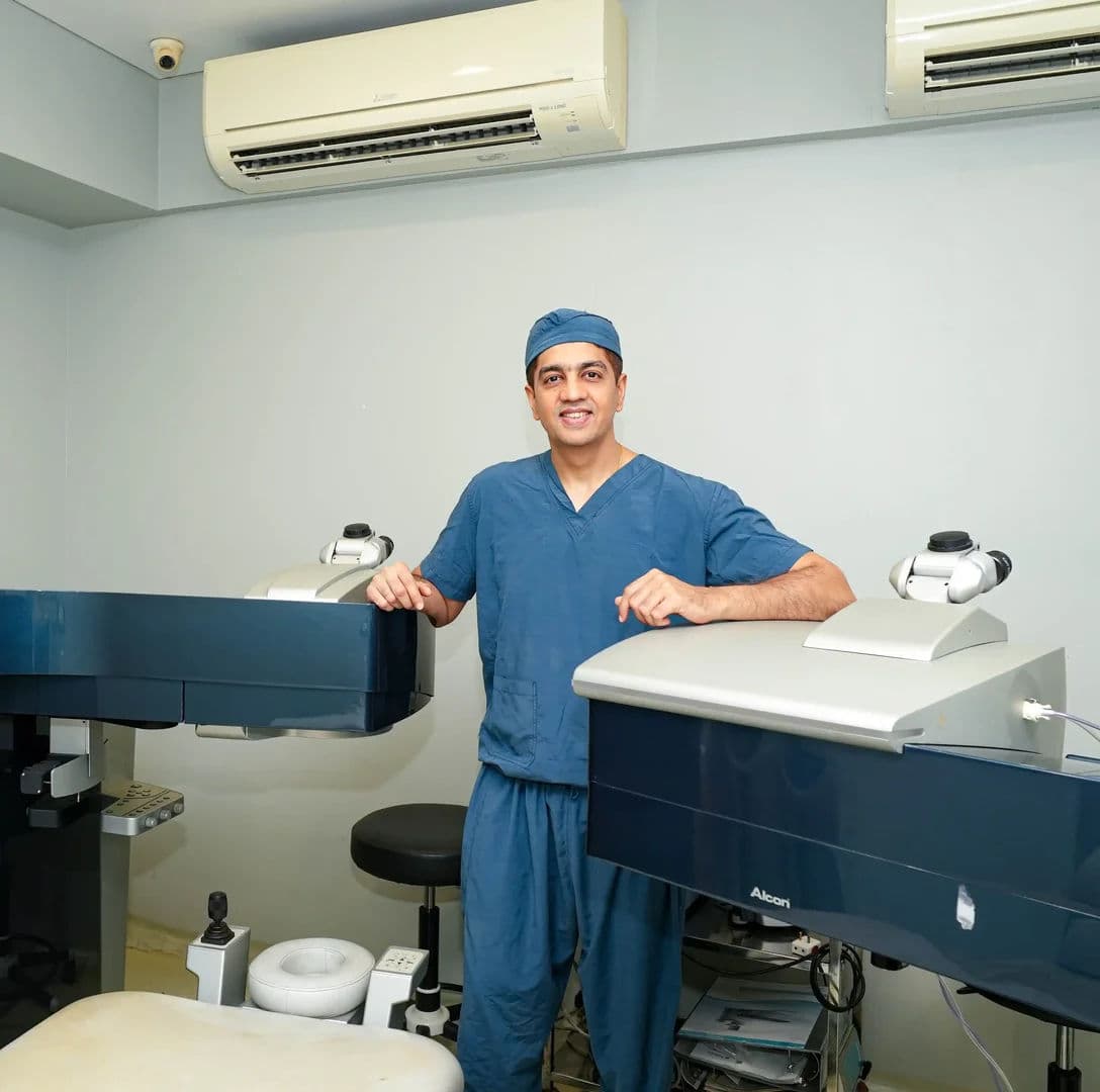 Dr. Nikhil Nasta – Ophthalmologist, iSight Eye Care Mumbai